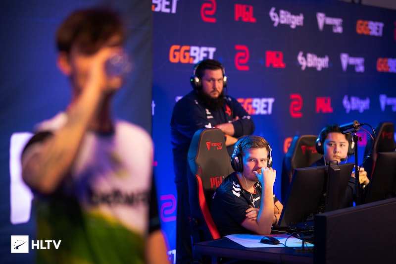 这需要中场 这需要中场