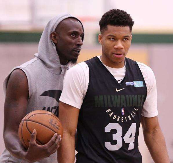 周围搭配八 周围搭配八